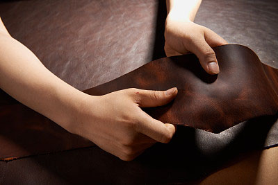 當皮革變濕時該怎麽辦：3個關鍵步驟