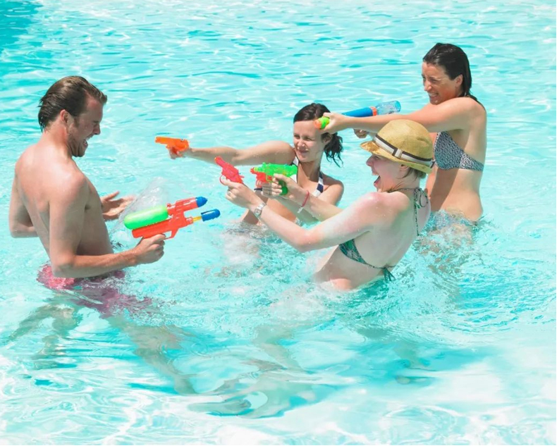 室內泳池什麽“咖位”？居然用專業定製的PICACG哔咔官网入口！！！